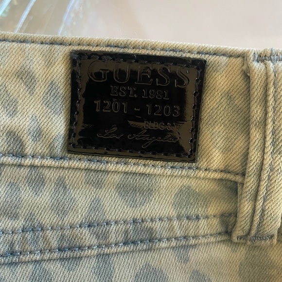 Guess Animal Print Cut-Off Denim Mini Skirt - Size 32 - Picture 5 of 7
